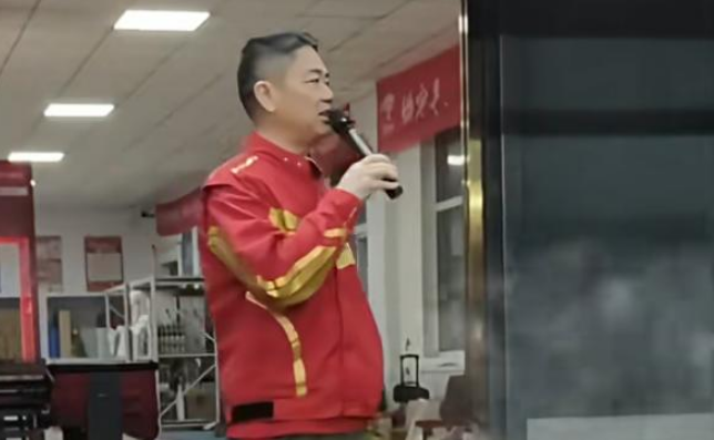 刘强东请京东外卖全职骑手吃肯德基