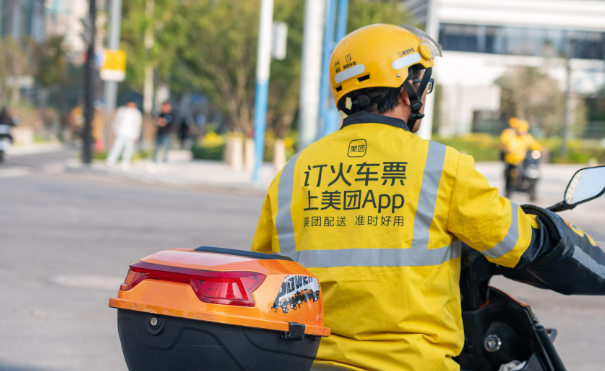 美团的即时零售梦，被阿里和京东“奶茶泡沫”淹没