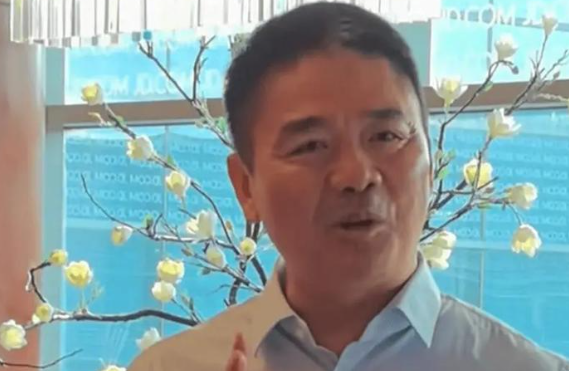 东哥野心不断膨胀，将目光投向了全球市场。